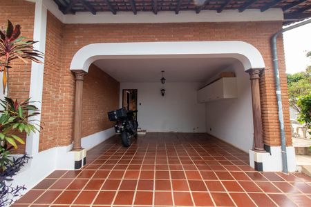 ÁREA EXTERNA GARAGEM de casa à venda com 4 quartos, 570m² em Parque Taquaral, Campinas