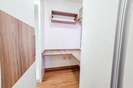 Apartamento para alugar com 76m², 1 quarto e 2 vagas Apartamento para alugar com 76m², 1 quarto e 2 vagasCloset