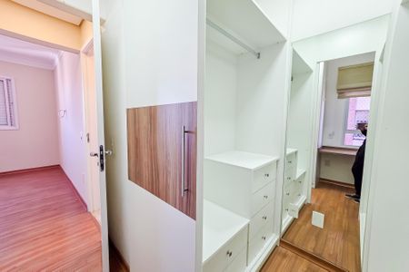 Apartamento para alugar com 76m², 1 quarto e 2 vagas Apartamento para alugar com 76m², 1 quarto e 2 vagasCloset