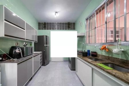 Casa à venda com 160m², 4 quartos e 1 vagaFoto 02