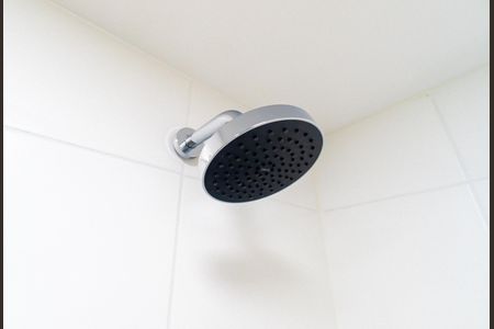 Banheiro de kitnet/studio para alugar com 1 quarto, 28m² em Vila Santa Catarina, São Paulo