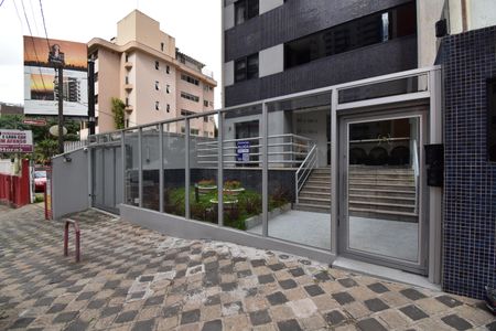 Apartamento para alugar com 102m², 3 quartos e 1 vagaFachada com Placa
