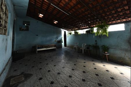 Casa à venda com 170m², 2 quartos e sem vaga Casa à venda com 170m², 2 quartos e sem vagaQuintal