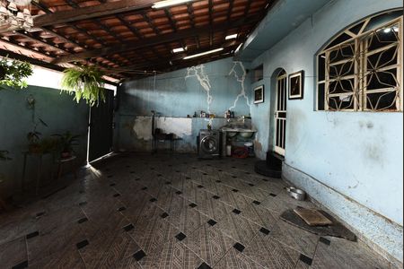 Casa à venda com 170m², 2 quartos e sem vaga Casa à venda com 170m², 2 quartos e sem vagaQuintal