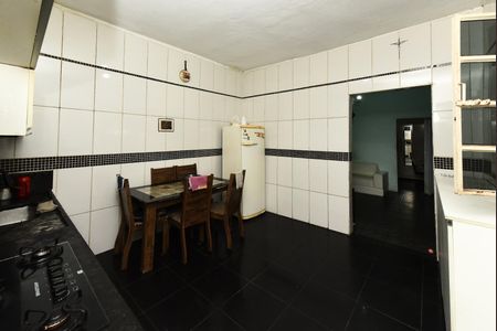 Casa à venda com 170m², 2 quartos e sem vaga Casa à venda com 170m², 2 quartos e sem vagaCozinha