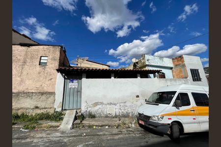 Casa à venda com 170m², 2 quartos e sem vaga Casa à venda com 170m², 2 quartos e sem vagaPlaca instalada com o código RXDE-51, no dia 09-07-2026