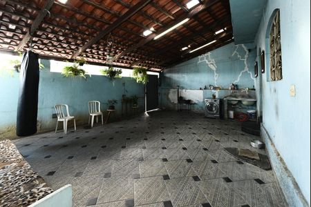 Casa à venda com 170m², 2 quartos e sem vaga Casa à venda com 170m², 2 quartos e sem vagaQuintal