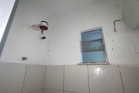 Banheiro de casa para alugar com 1 quarto, 59m² em Vila Amelia, Duque de Caxias