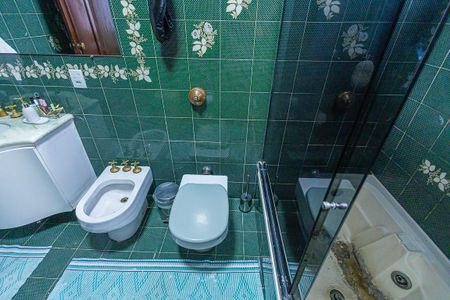 Casa para alugar com 450m², 5 quartos e 4 vagassuite