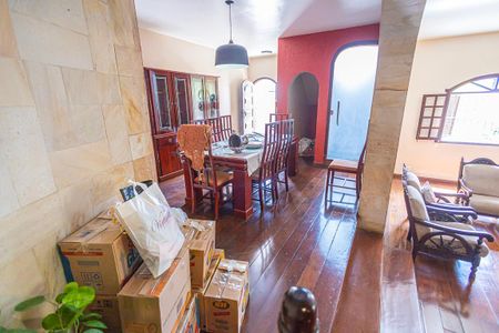 Casa para alugar com 450m², 5 quartos e 4 vagascopa