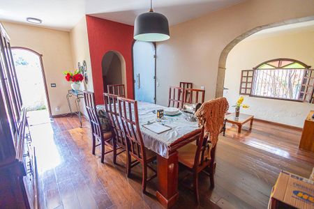 Casa para alugar com 450m², 5 quartos e 4 vagascopa