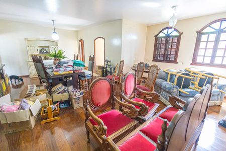 Casa para alugar com 450m², 5 quartos e 4 vagassala / 2º andar