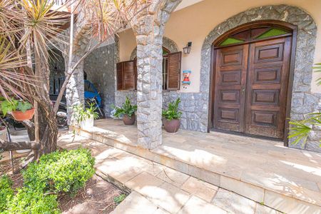 Casa para alugar com 450m², 5 quartos e 4 vagasquintal