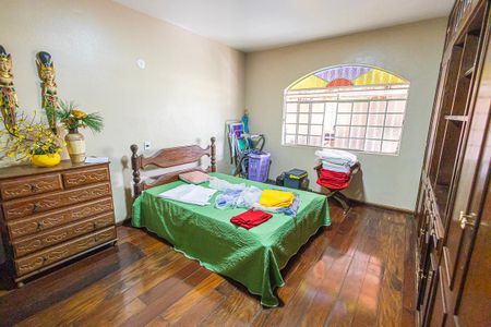 Casa para alugar com 450m², 5 quartos e 4 vagasquarto 2