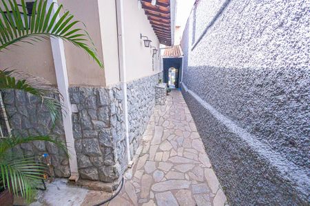 Casa para alugar com 450m², 5 quartos e 4 vagasarea de serviço