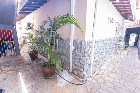 Casa para alugar com 450m², 5 quartos e 4 vagasarea de serviço