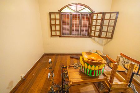 Casa para alugar com 450m², 5 quartos e 4 vagasquarto 5