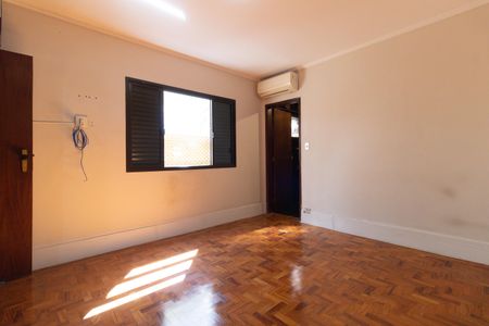 Casa para alugar com 220m², 3 quartos e 4 vagasSuíte