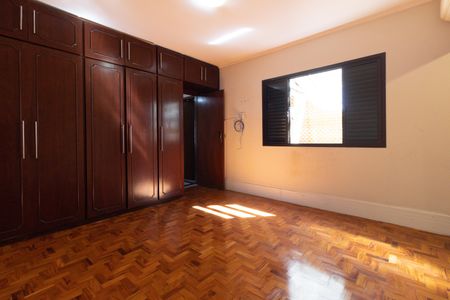 Casa para alugar com 220m², 3 quartos e 4 vagasSuíte