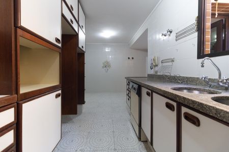 Casa para alugar com 220m², 3 quartos e 4 vagasCozinha 