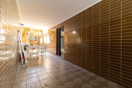 Casa para alugar com 220m², 3 quartos e 4 vagasQuintal 