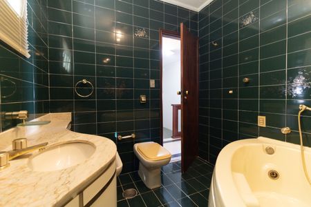 Casa para alugar com 220m², 3 quartos e 4 vagasBanheiro Social 1