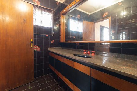 Casa para alugar com 220m², 3 quartos e 4 vagasBanheiro da Suíte