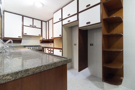 Casa para alugar com 220m², 3 quartos e 4 vagasCozinha 