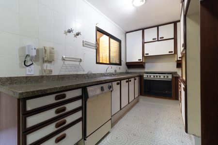 Casa para alugar com 220m², 3 quartos e 4 vagasCozinha 