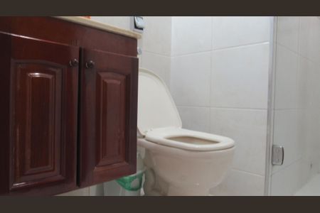Casa à venda com 205m², 4 quartos e 2 vagasBanheiro 2