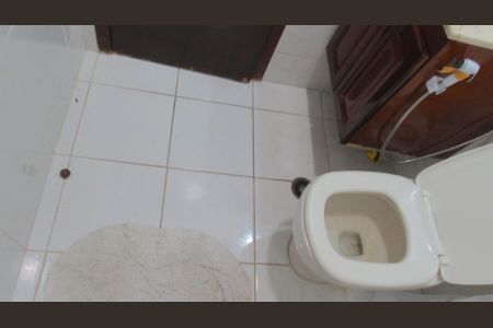 Casa à venda com 205m², 4 quartos e 2 vagasBanheiro 2