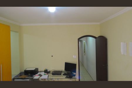 Casa à venda com 205m², 4 quartos e 2 vagasSuíte
