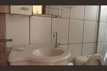 Casa à venda com 205m², 4 quartos e 2 vagasBanheiro 3