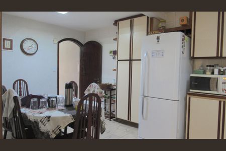 Casa à venda com 205m², 4 quartos e 2 vagasCozinha