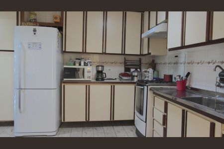 Casa à venda com 205m², 4 quartos e 2 vagasCozinha