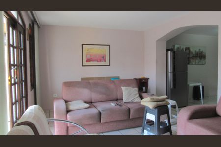 Casa à venda com 205m², 4 quartos e 2 vagasSala