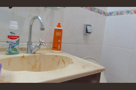 Casa à venda com 205m², 4 quartos e 2 vagasBanheiro 2