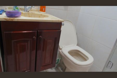 Casa à venda com 205m², 4 quartos e 2 vagasBanheiro 2