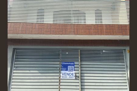 Casa à venda com 205m², 4 quartos e 2 vagasFachada