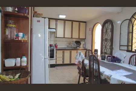 Casa à venda com 205m², 4 quartos e 2 vagasCozinha