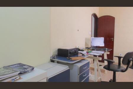 Casa à venda com 205m², 4 quartos e 2 vagasSuíte