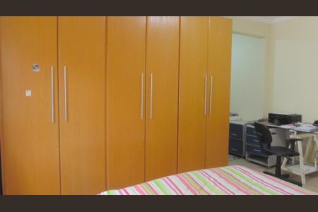 Casa à venda com 205m², 4 quartos e 2 vagasSuíte