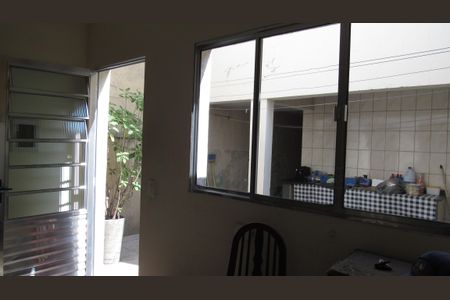 Casa à venda com 205m², 4 quartos e 2 vagasSala 2