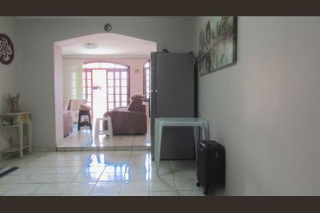 Casa à venda com 205m², 4 quartos e 2 vagasSala