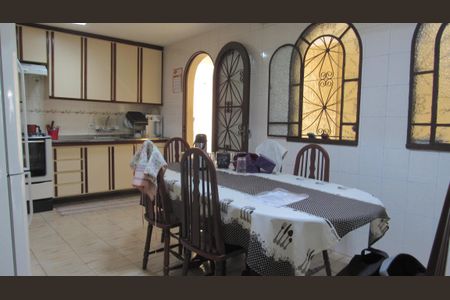 Casa à venda com 205m², 4 quartos e 2 vagasCozinha