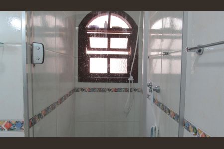 Casa à venda com 205m², 4 quartos e 2 vagasBanheiro 2