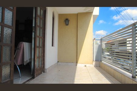 Casa à venda com 205m², 4 quartos e 2 vagasSala - Varanda