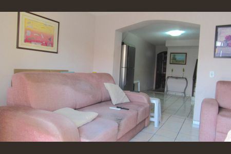 Casa à venda com 205m², 4 quartos e 2 vagasSala