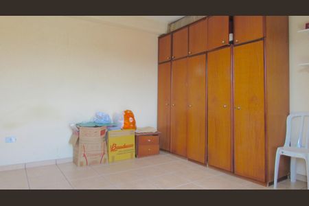 Casa à venda com 205m², 4 quartos e 2 vagasQuarto 3