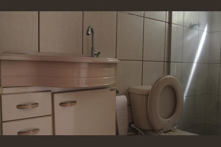 Casa à venda com 205m², 4 quartos e 2 vagasBanheiro 3